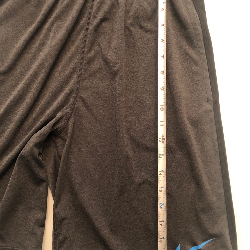 NIKE Dri-Fit Charcoal w/Blk side panel Shorts (M) - Picture 6 of 8